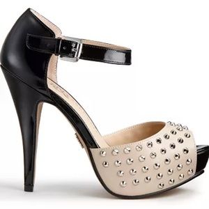 Rock & Republic size 10 studded platform stiletto